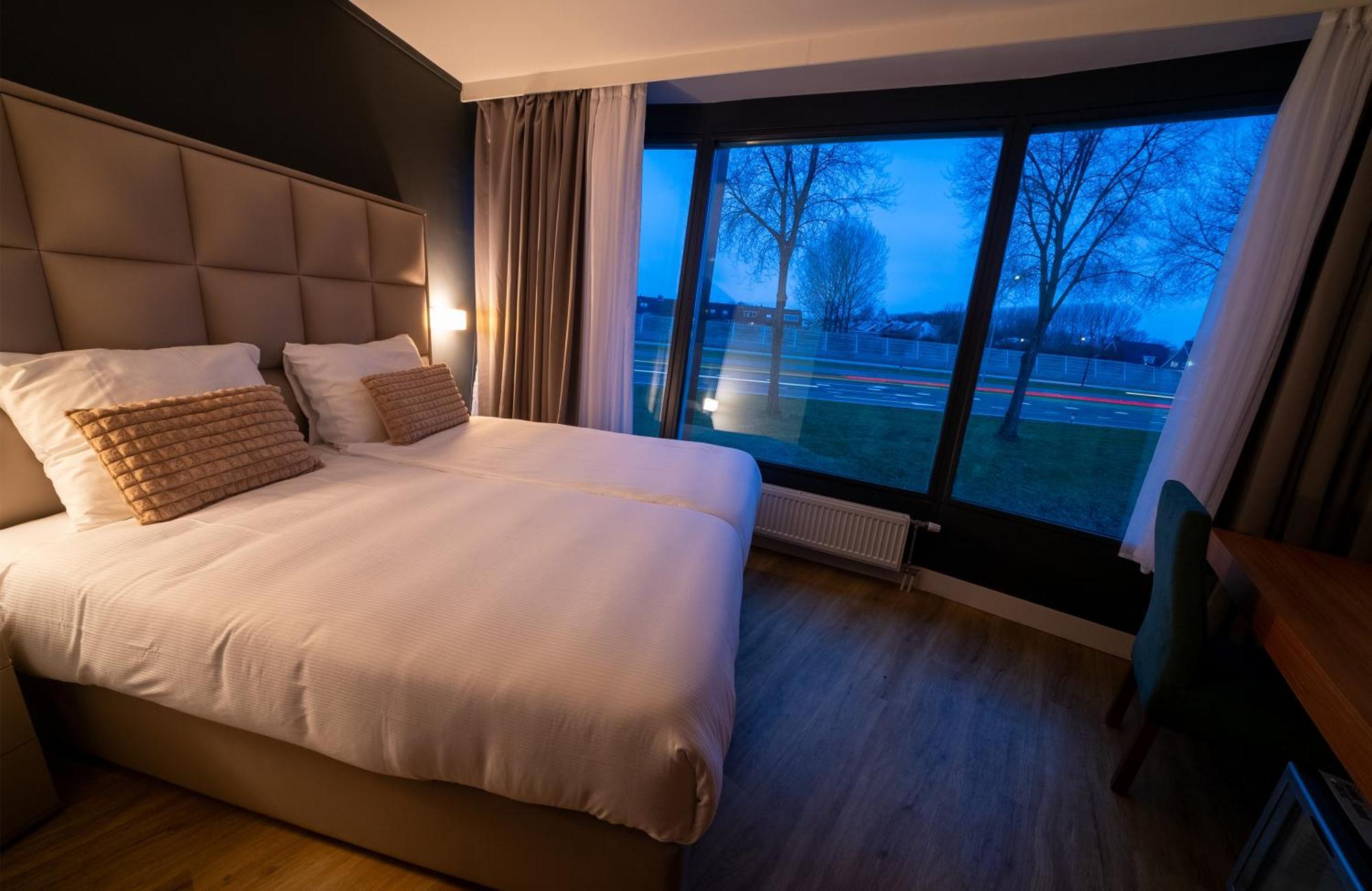 Ma Airport Hotel Хоофддорп Экстерьер фото