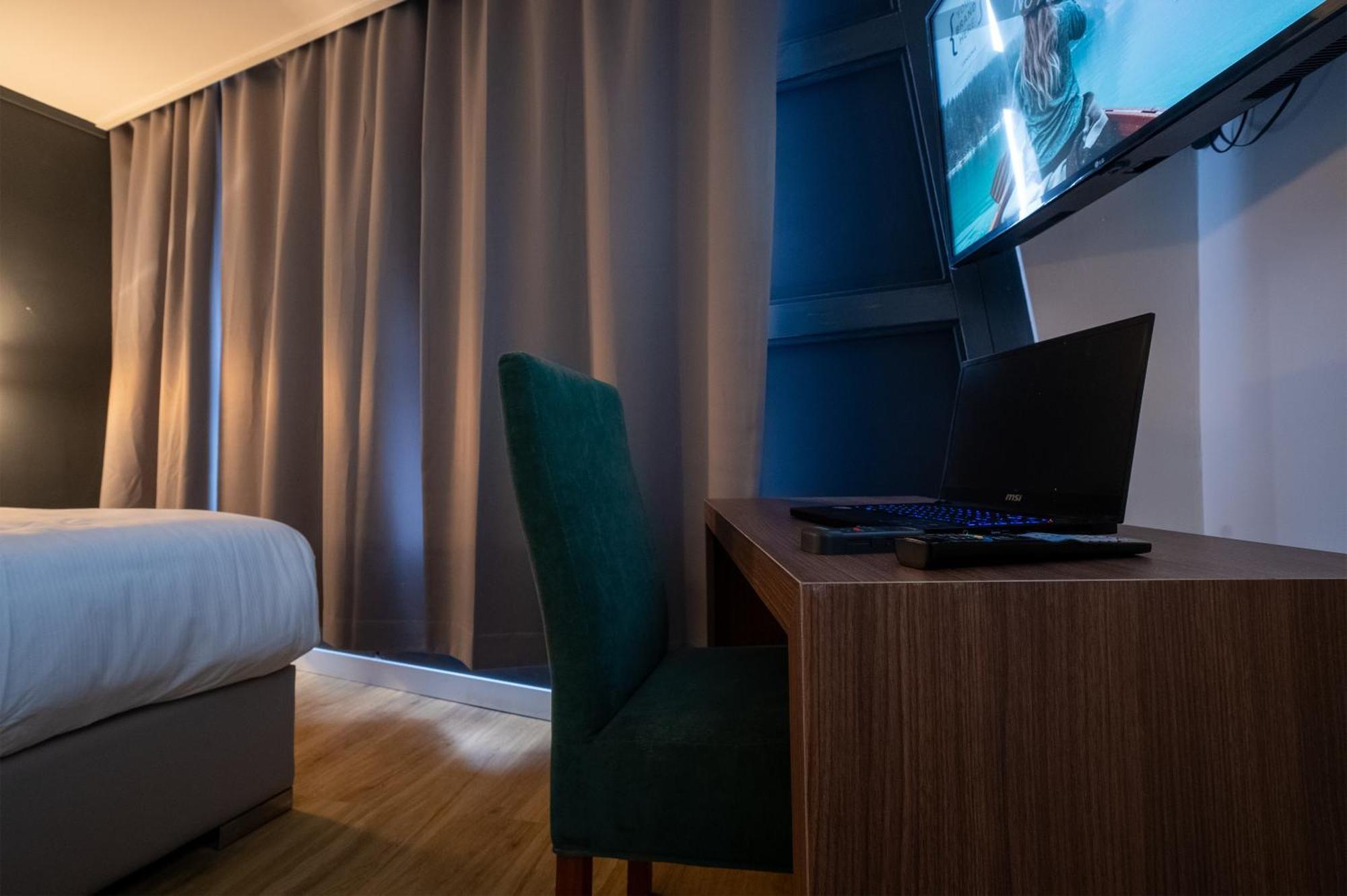 Ma Airport Hotel Хоофддорп Экстерьер фото